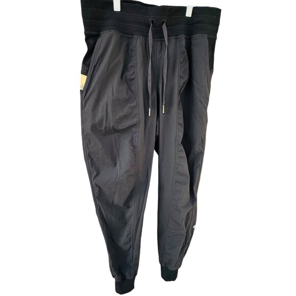 Lululemon Women's 8 Black Dance Studio Mid Rise Jogger Pockets Pants - Picture 3 of 7